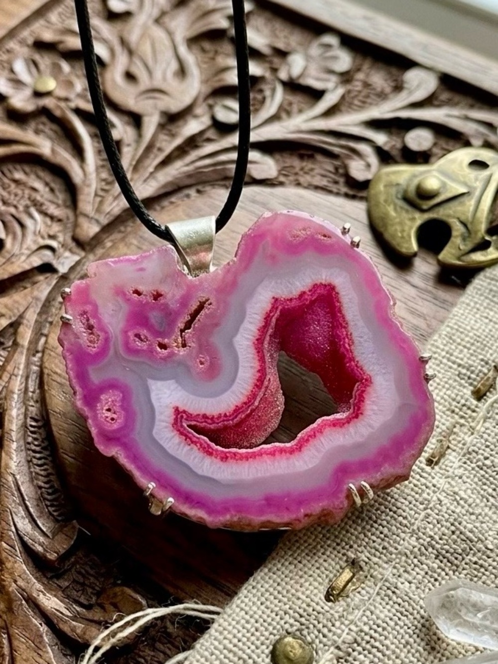 Jumbo Vibrant Pink Agate Geode Slice Drusy  Pendant 2 1/4”x2 1/4” - Picture 13 of 17